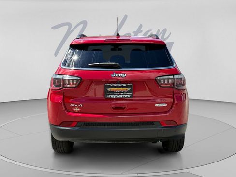 Used 2017 Jeep Compass Latitude w/ Popular Equipment Group AWD/4WD image 6