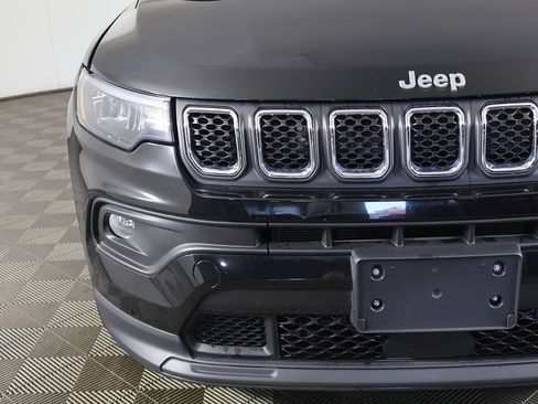 Used 2023 Jeep Compass Latitude w/ Sun and Sound Group AWD/4WD image 12
