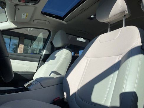 New 2025 Hyundai Tucson SEL image 9