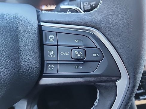 New 2025 Jeep Grand Cherokee L Limited w/ Trailer Tow Package image 31