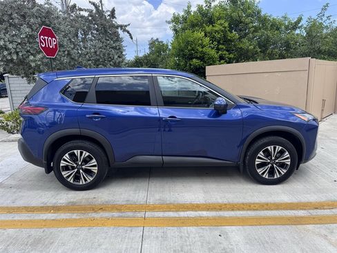 Used 2023 Nissan Rogue SV FWD image 4