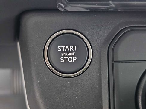 New 2026 Land Rover Defender 110 X-Dynamic SE image 29