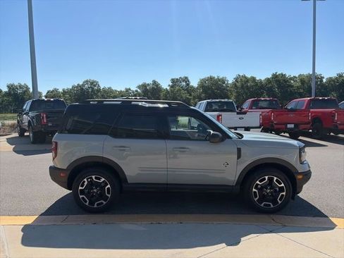 Used 2023 Ford Bronco Sport Outer Banks w/ Tech Package AWD/4WD image 6