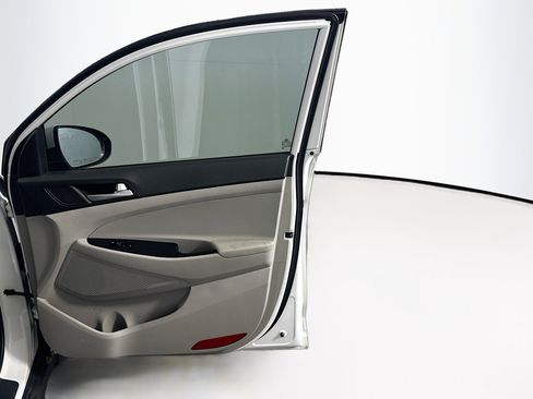 Used 2020 Hyundai Tucson Value image 31