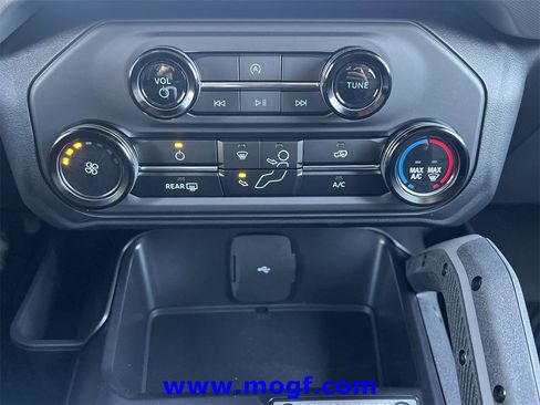 Used 2024 Ford Bronco Big Bend image 9