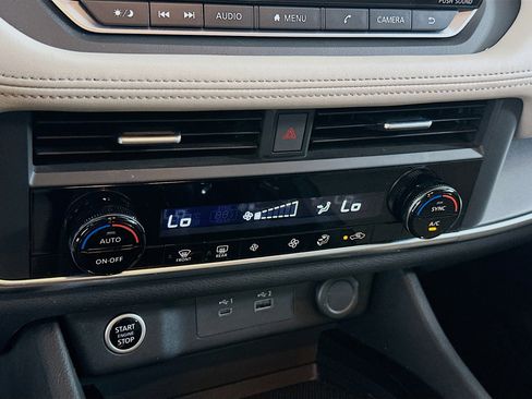 Used 2023 Nissan Rogue SV FWD image 23