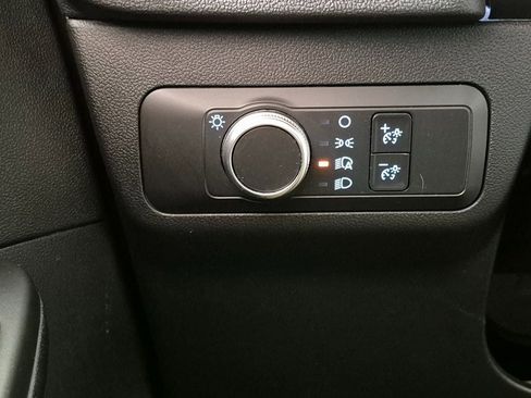 Used 2022 Ford Escape SE image 16