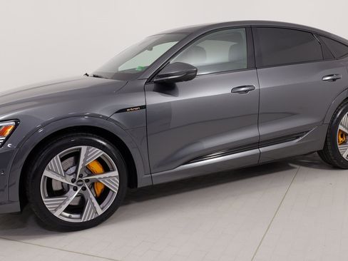 Used 2023 Audi e-tron Prestige w/ Prestige Package image 1