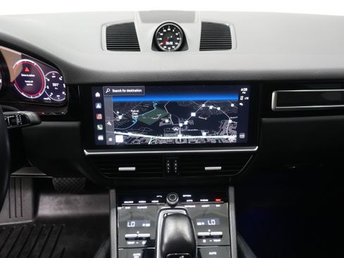 Used 2022 Porsche Cayenne Coupe AWD/4WD image 22