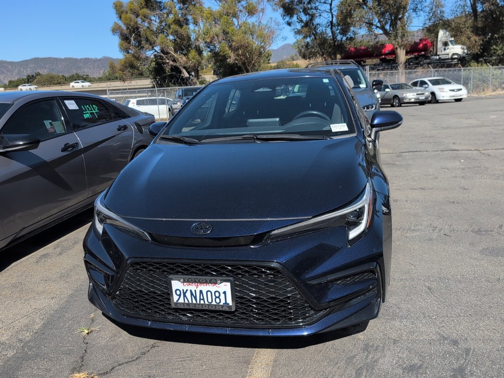 Used 2024 Toyota Corolla SE FWD image 2