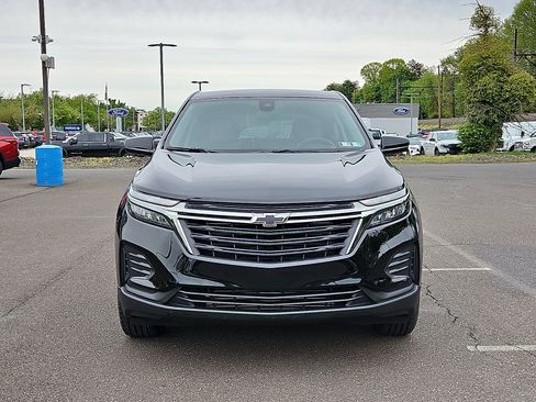 Used 2023 Chevrolet Equinox LS w/ LS Convenience Package AWD/4WD image 2
