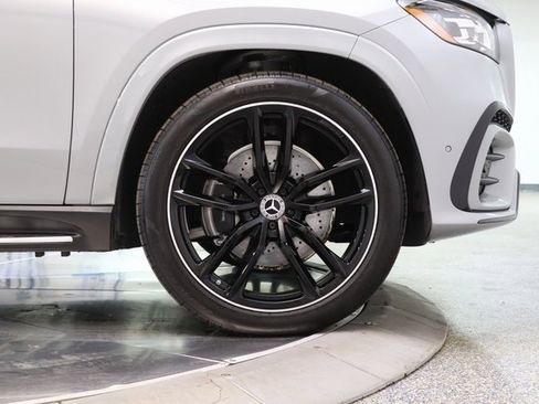 Used 2024 Mercedes-Benz GLS 580 4MATIC image 15