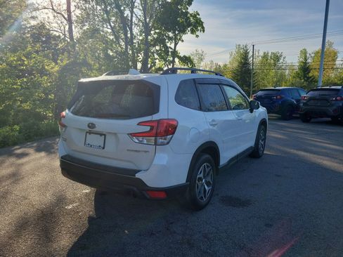 Certified 2023 Subaru Forester Premium AWD/4WD image 5