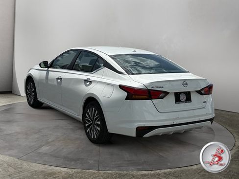 Used 2025 Nissan Altima 2.5 SV AWD/4WD image 5