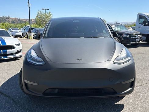 Used 2022 Tesla Model Y Long Range AWD/4WD image 2