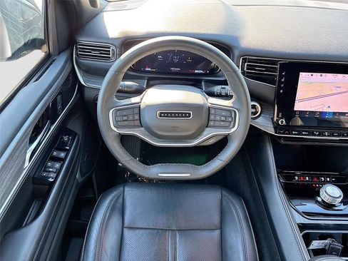 Used 2024 Jeep Wagoneer L Series II image 23