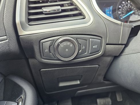 Used 2015 Ford Edge SEL w/ Equipment Group 201A image 45