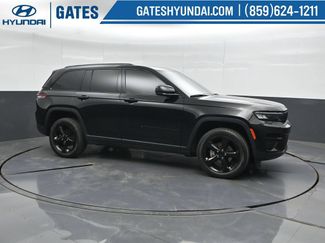 Used 2023 Jeep Grand Cherokee Altitude AWD/4WD video 1