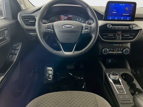 Used 2022 Ford Escape SE w/ SE Sport Appearance Package FWD image 21