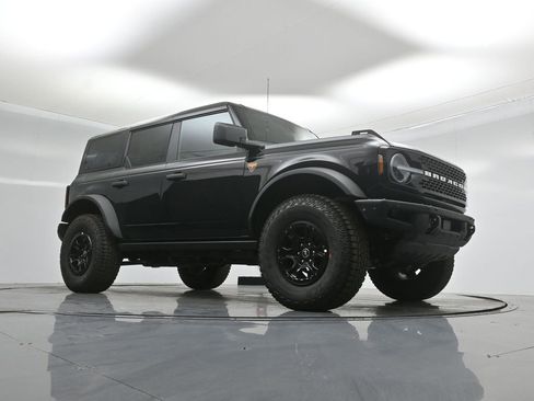 New 2026 Ford Bronco Badlands image 3