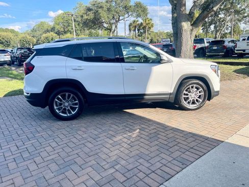 Used 2023 GMC Terrain SLT image 7