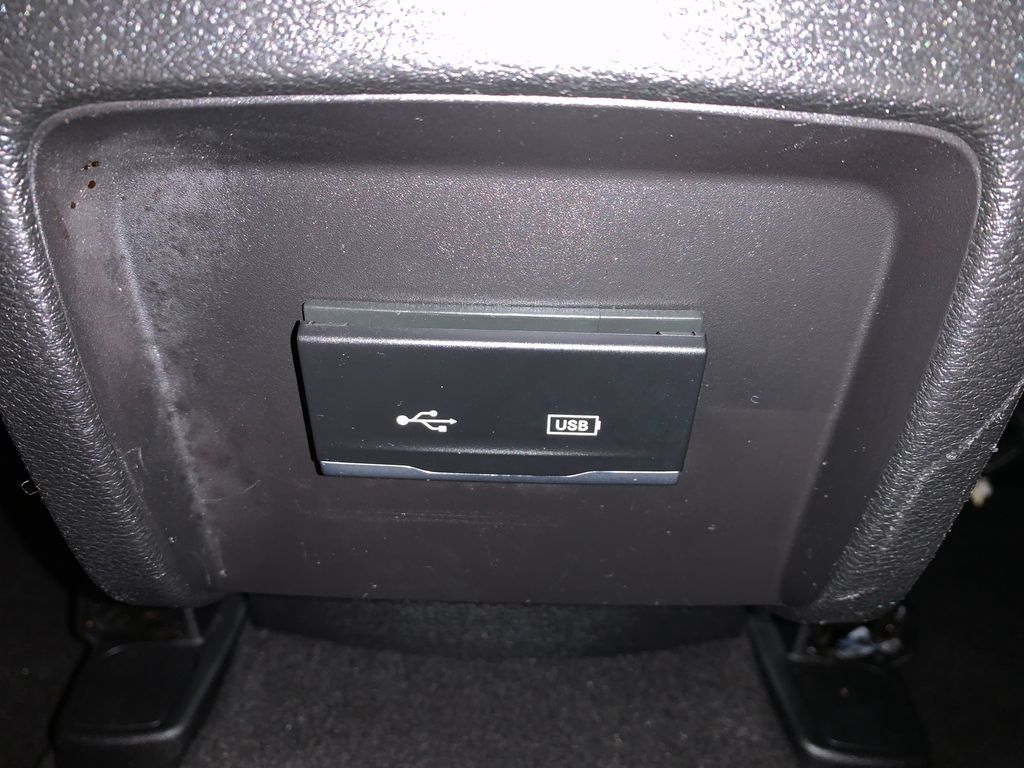 Used 2019 Jeep Cherokee Latitude Plus AWD/4WD image 16
