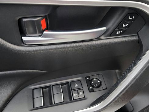 Certified 2020 Toyota RAV4 XLE Premium AWD/4WD image 20