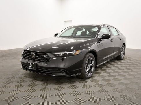 New 2025 Honda Accord EX-L image 2