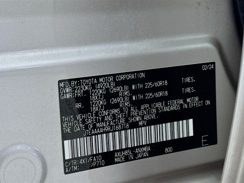 Certified 2024 Toyota Venza LE AWD/4WD image 31