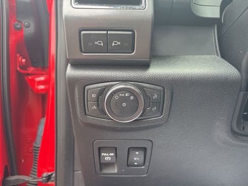 Used 2019 Ford F150 XLT w/ Equipment Group 302A Luxury AWD/4WD image 16