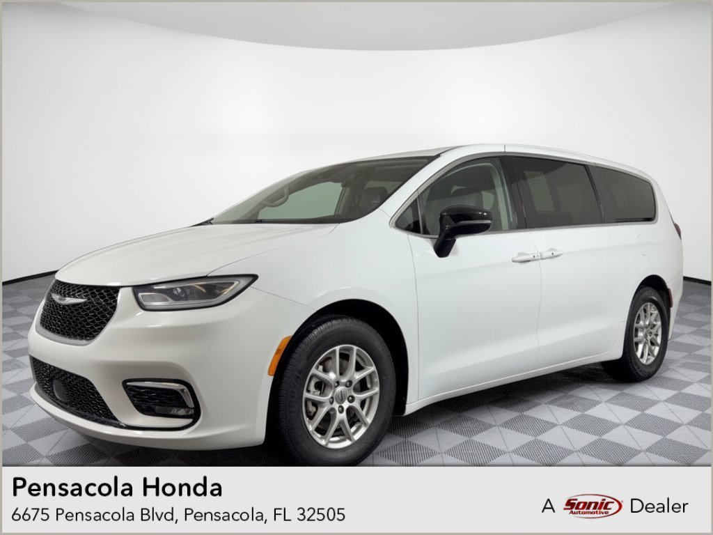 Used 2024 Chrysler Pacifica Touring-L FWD image 1