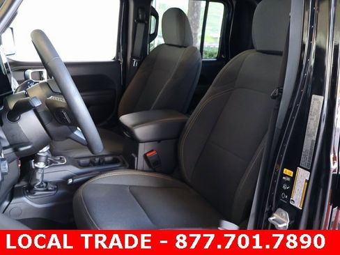 Used 2025 Jeep Gladiator Willys image 10