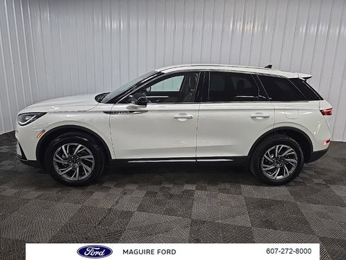 Used 2023 Lincoln Corsair AWD image 6