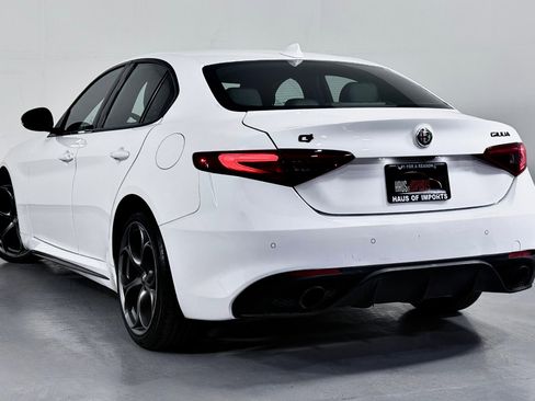 Used 2019 Alfa Romeo Giulia Ti image 9