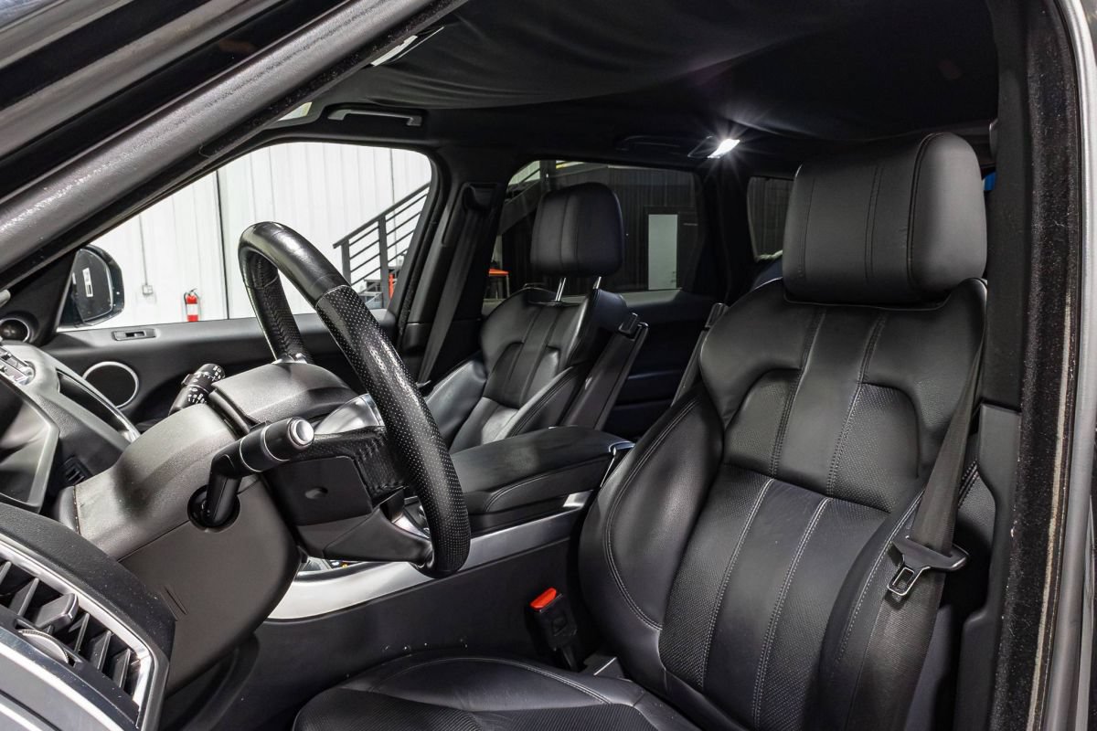 Used 2017 Land Rover Range Rover Sport SE AWD/4WD image 11