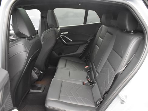 Used 2025 BMW X2 xDrive28i AWD/4WD image 12