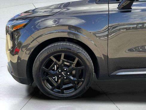Used 2025 Kia Carnival SX w/ SX Dark Edition Package image 61