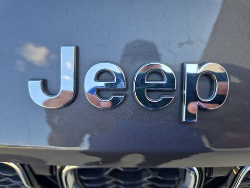 Used 2023 Jeep Grand Cherokee L Overland AWD/4WD image 11