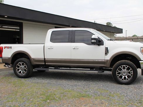 Used 2021 Ford F250 Lariat w/ Lariat Ultimate Package AWD/4WD image 9
