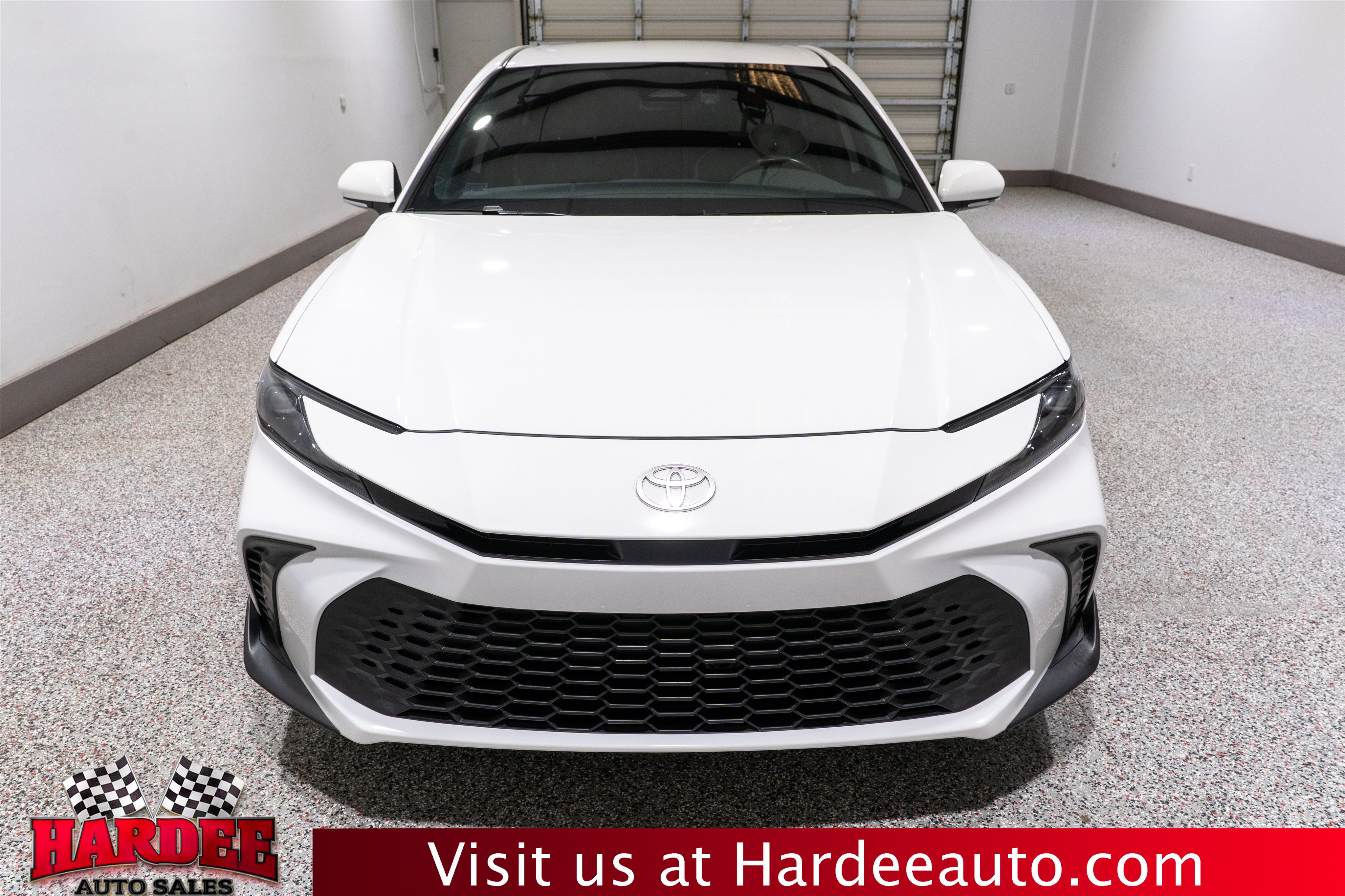 Used 2025 Toyota Camry SE FWD image 7