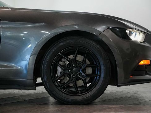 Used 2016 Ford Mustang Coupe RWD image 9