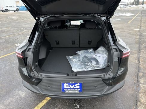 New 2026 Chevrolet Equinox EV LT image 32