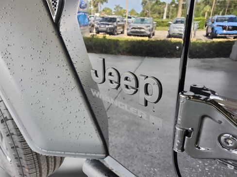 Used 2026 Jeep Wrangler Unlimited Sport AWD/4WD image 31