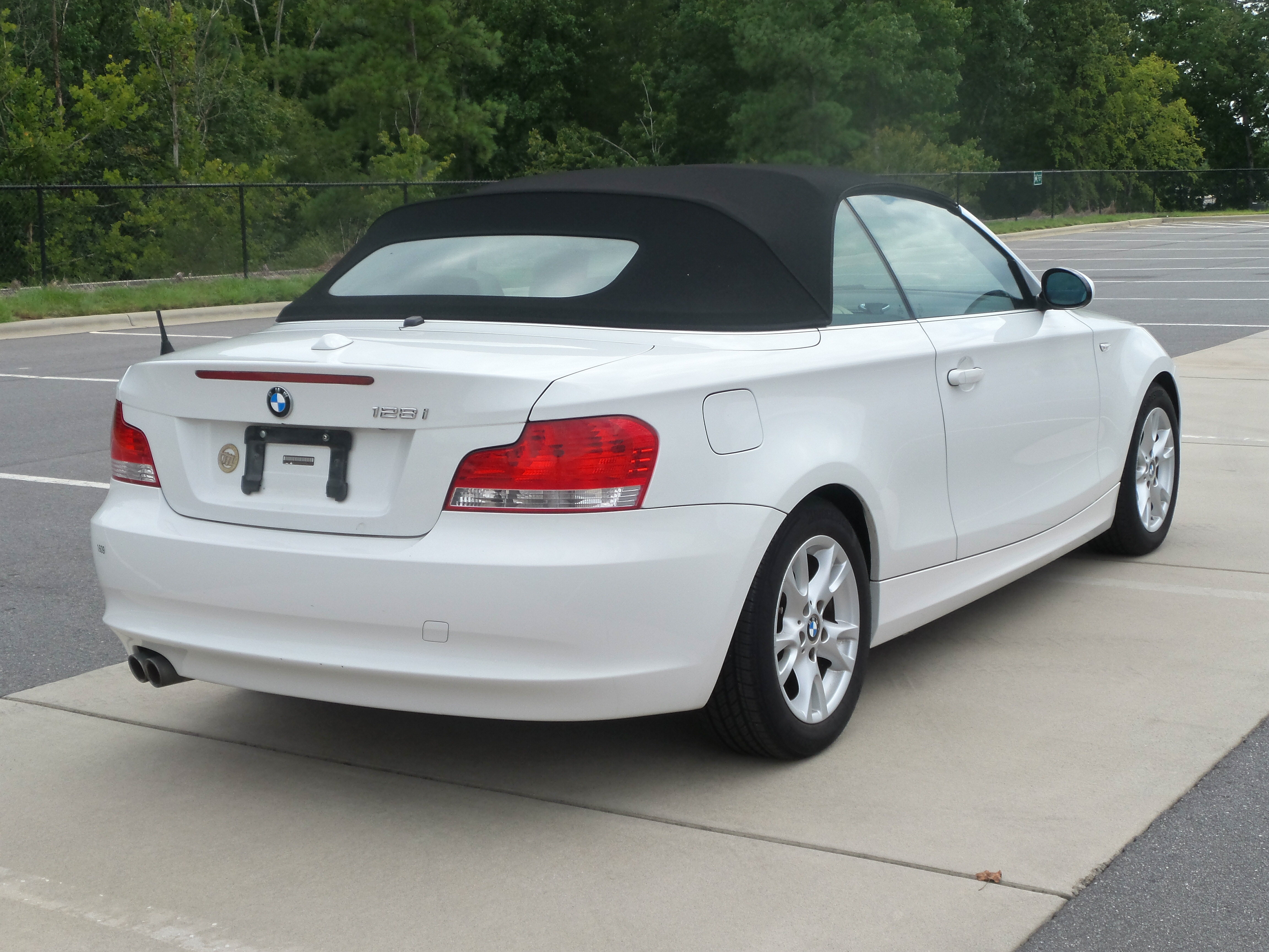 Used 2009 BMW 128i Convertible RWD image 52