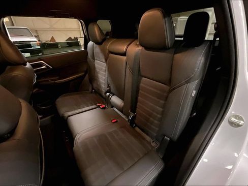 Used 2023 Mitsubishi Outlander SE AWD/4WD image 24