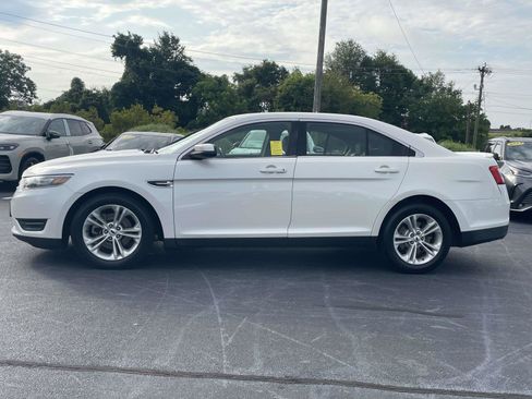 Used 2015 Ford Taurus SEL FWD image 4
