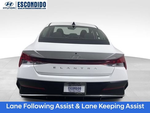 Used 2025 Hyundai Elantra SEL image 4