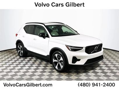 New 2025 Volvo XC40 B5 Plus w/ Climate Package