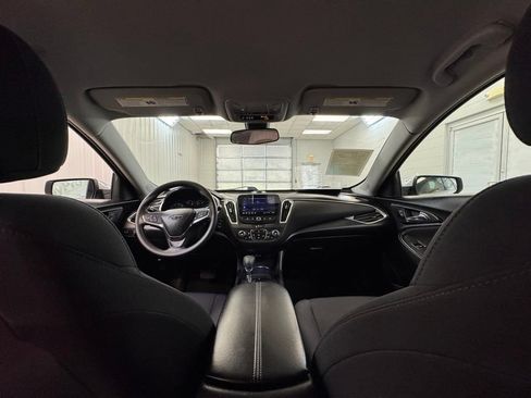 Used 2021 Chevrolet Malibu LT FWD image 19