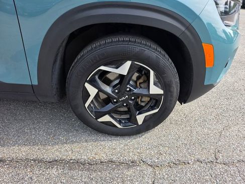Certified 2025 Kia Seltos EX w/ EX Sunroof Package AWD/4WD image 13